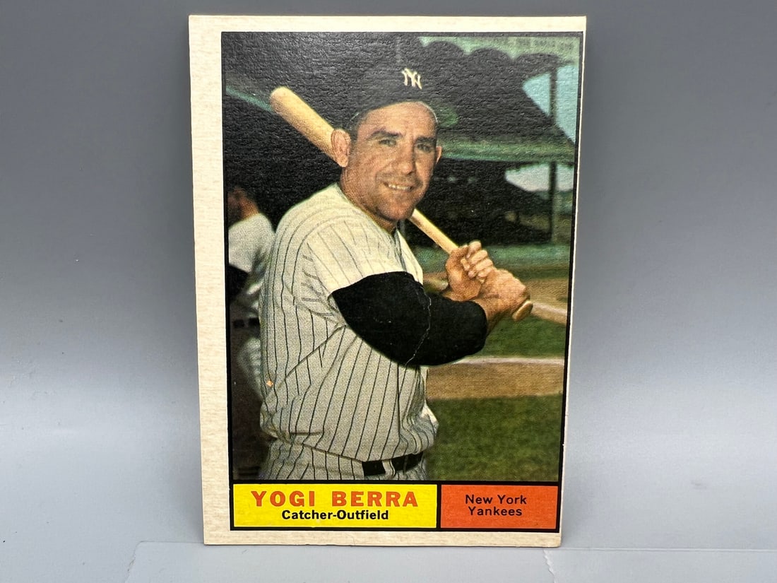 1961 Topps Yogi Berra #425 (1 of 3)