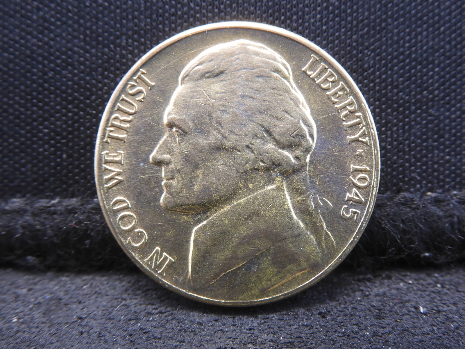 1945-S Uncirculated Silver Jefferson War Nickel. (1 of 2)