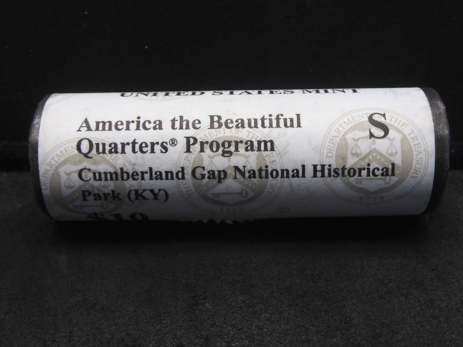 40 coin roll of 2016-S Cumberland Gap (KY) America the Beautiful quarters.  Mint Fancy Wrap.  GEM. (1 of 3)