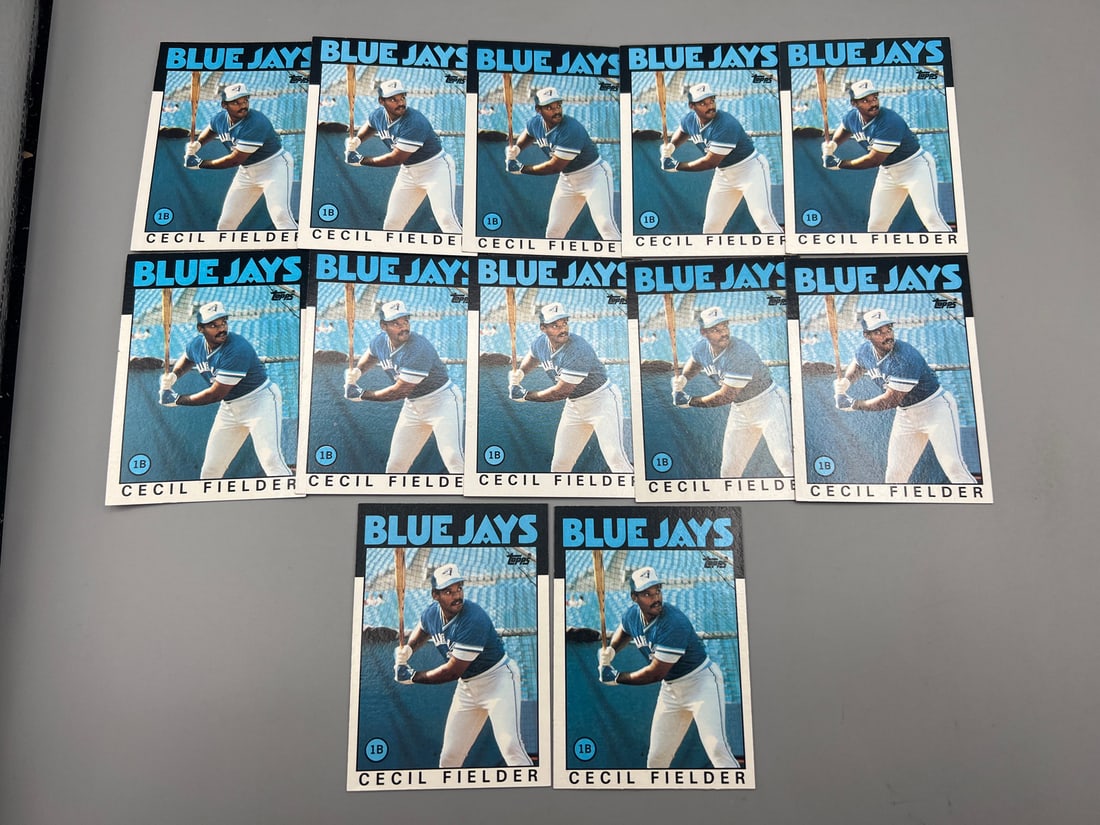 Lot of (12) 1986 Topps Cecil Fielder RC #385: Lot of (12) 1986 Topps Cecil Fielder RC #385