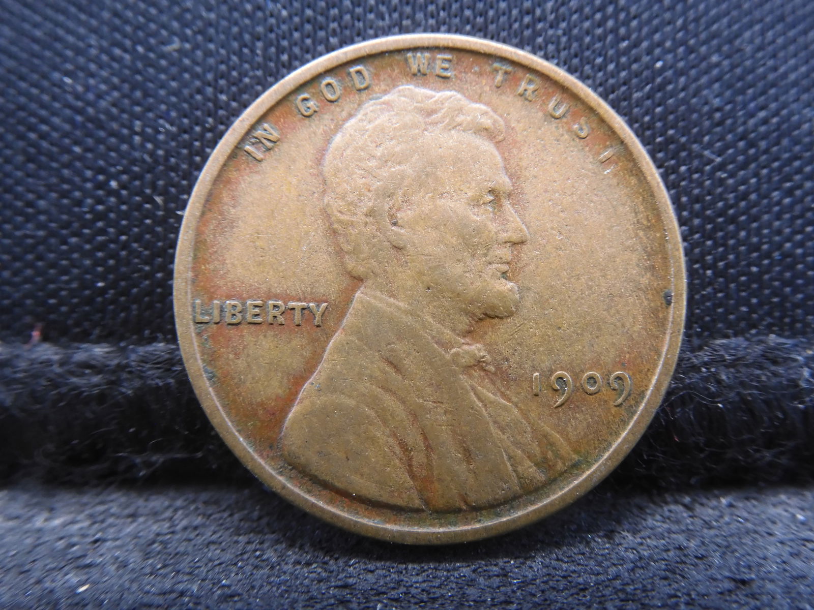 1909 Lincoln Wheat Cent - 1st Year of Issue (1 of 2)