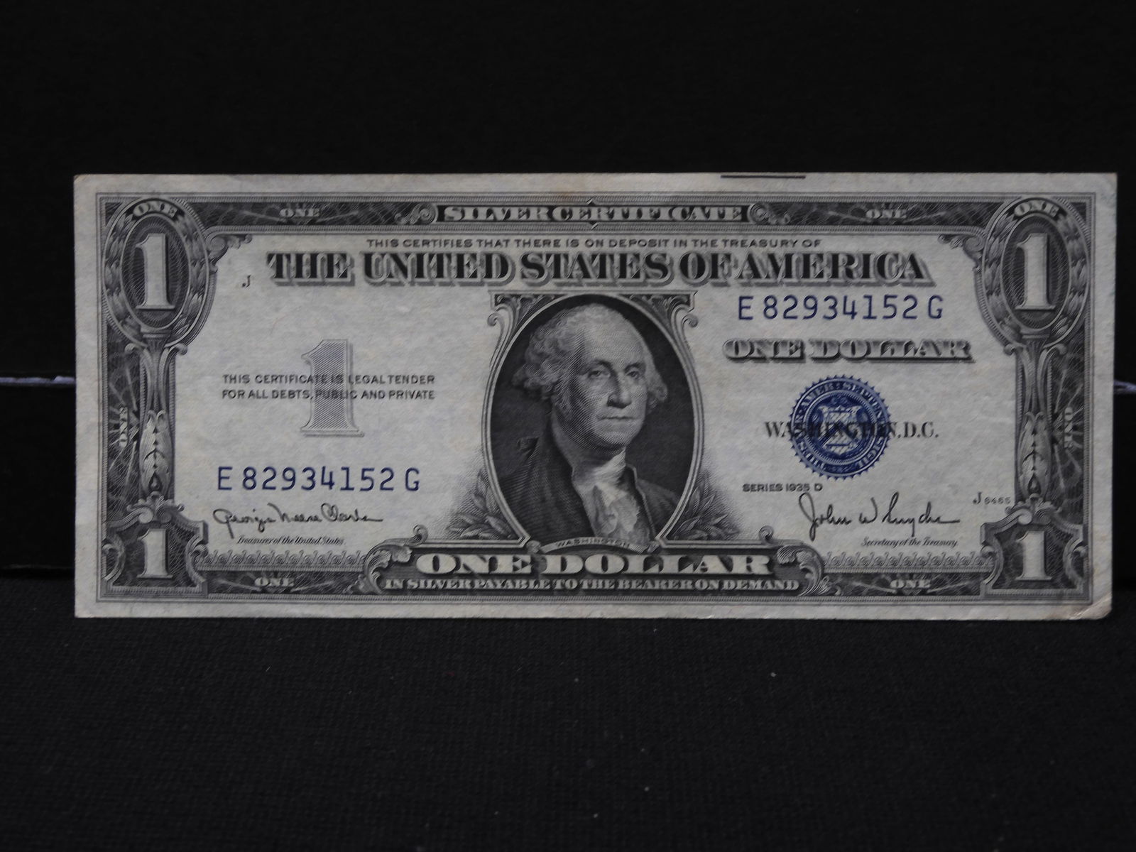 1935-D Blue Seal $1 Silver Certificate. SUPER CRISP UNC. (1 of 3)