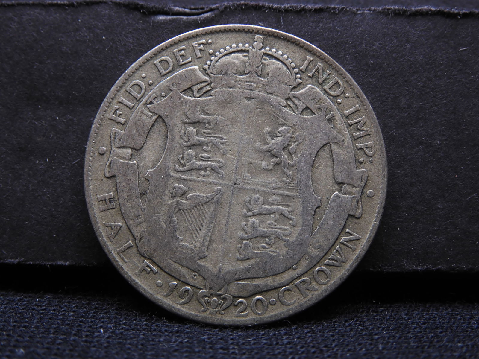 1920 Great Britain Half Crown 50% Silver Coin.  Coin Weighs 0.44 Toz.  REV: Portrait George V. (1 of 2)