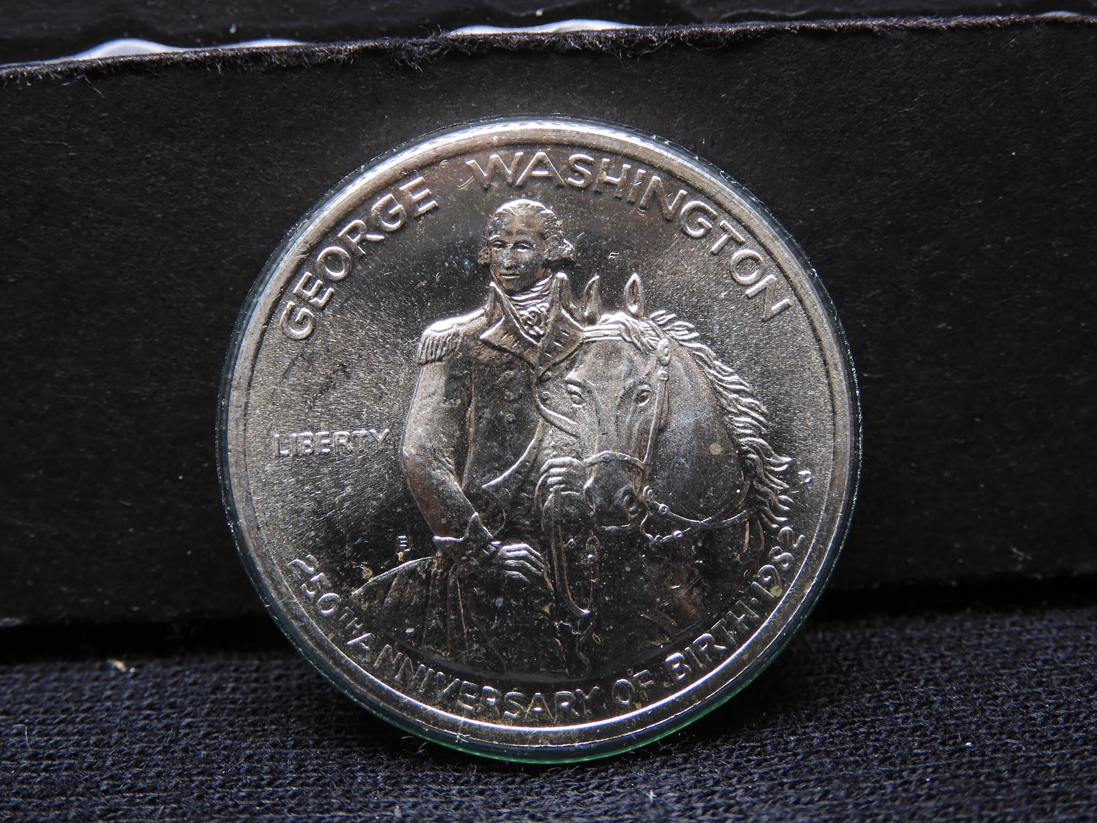 1982-D Uncirculated George Washington 250th Anniv. Of Birth Commemorative 90% Silver Half Dollar. (1 of 2)