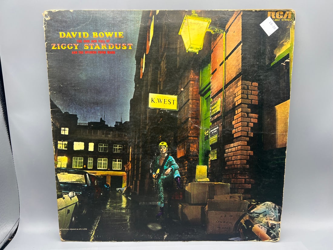 1972 David Bowie The Rise And Fall of Ziggy Stardust And The Spiders From Mars Vinyl Album: 1972 David Bowie The Rise And Fall of Ziggy Stardust And The Spiders From Mars Vinyl Album