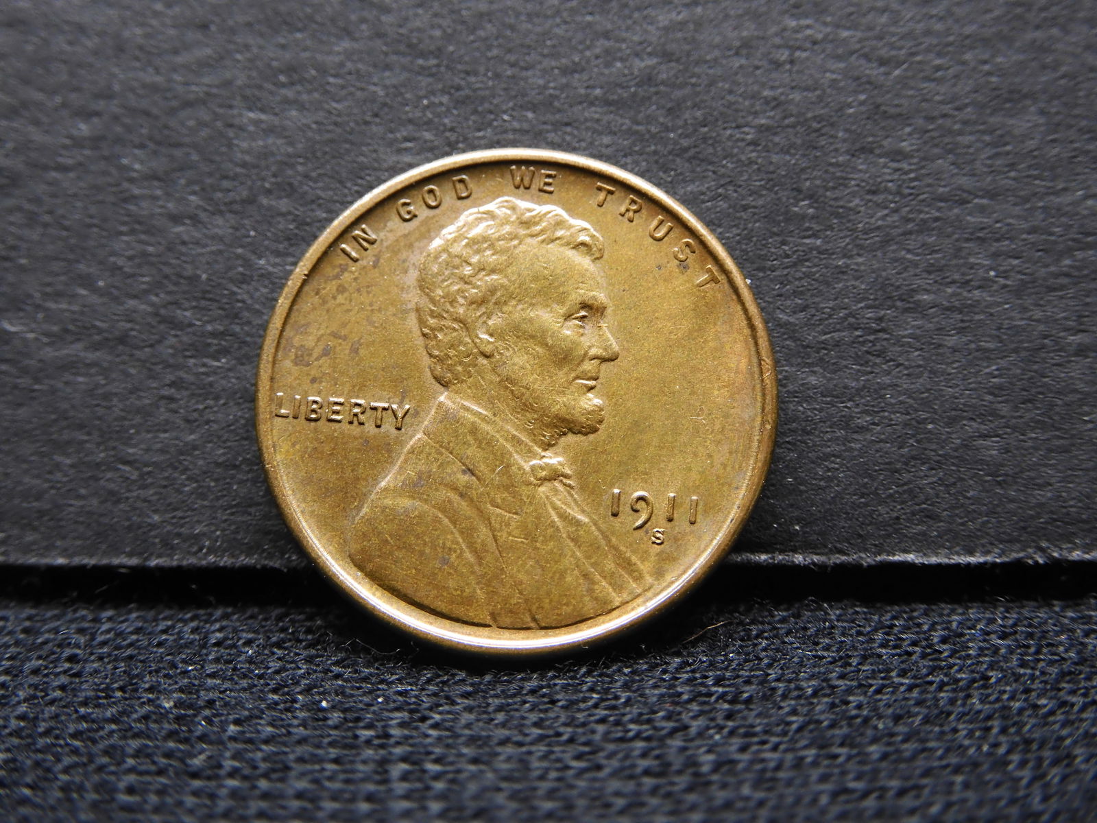 1911-S Lincoln Cent. Sharp AU coin.  Little wear.  Tough semi-key. (1 of 3)
