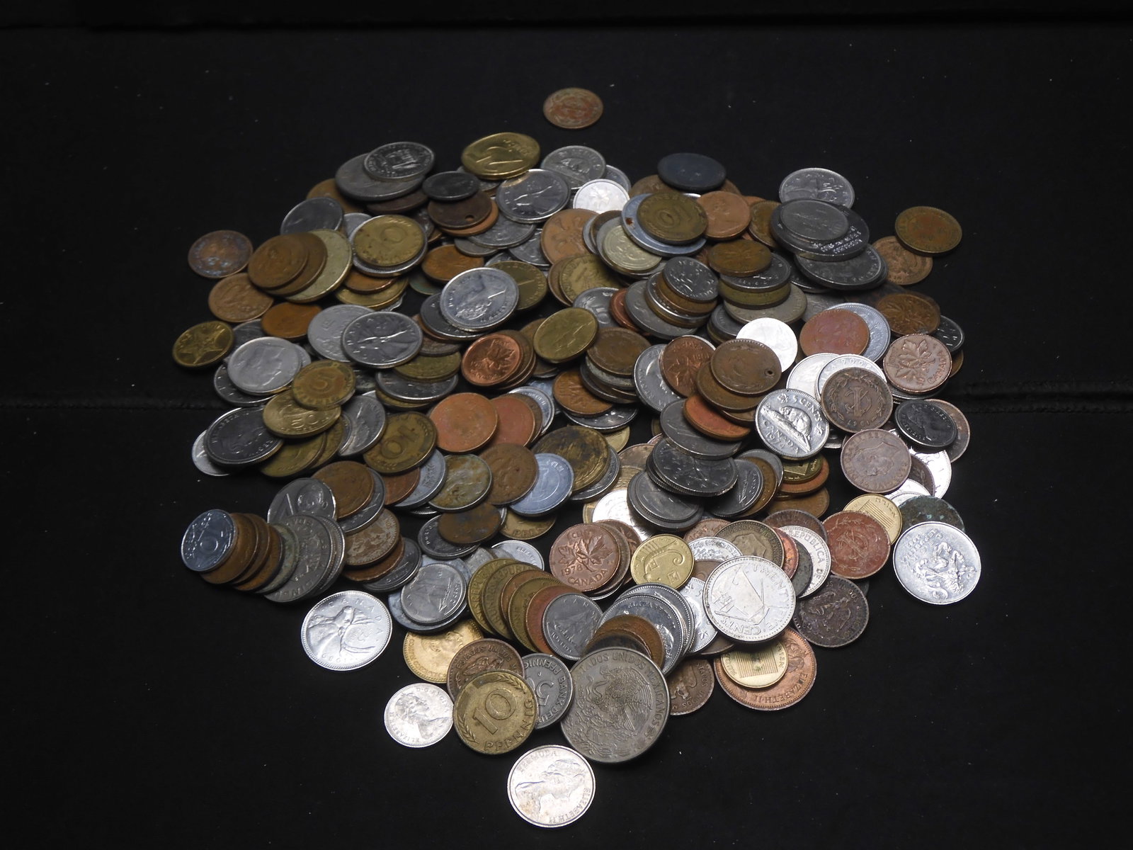 2+ Pounds of Foreign Coins (1 of 7)