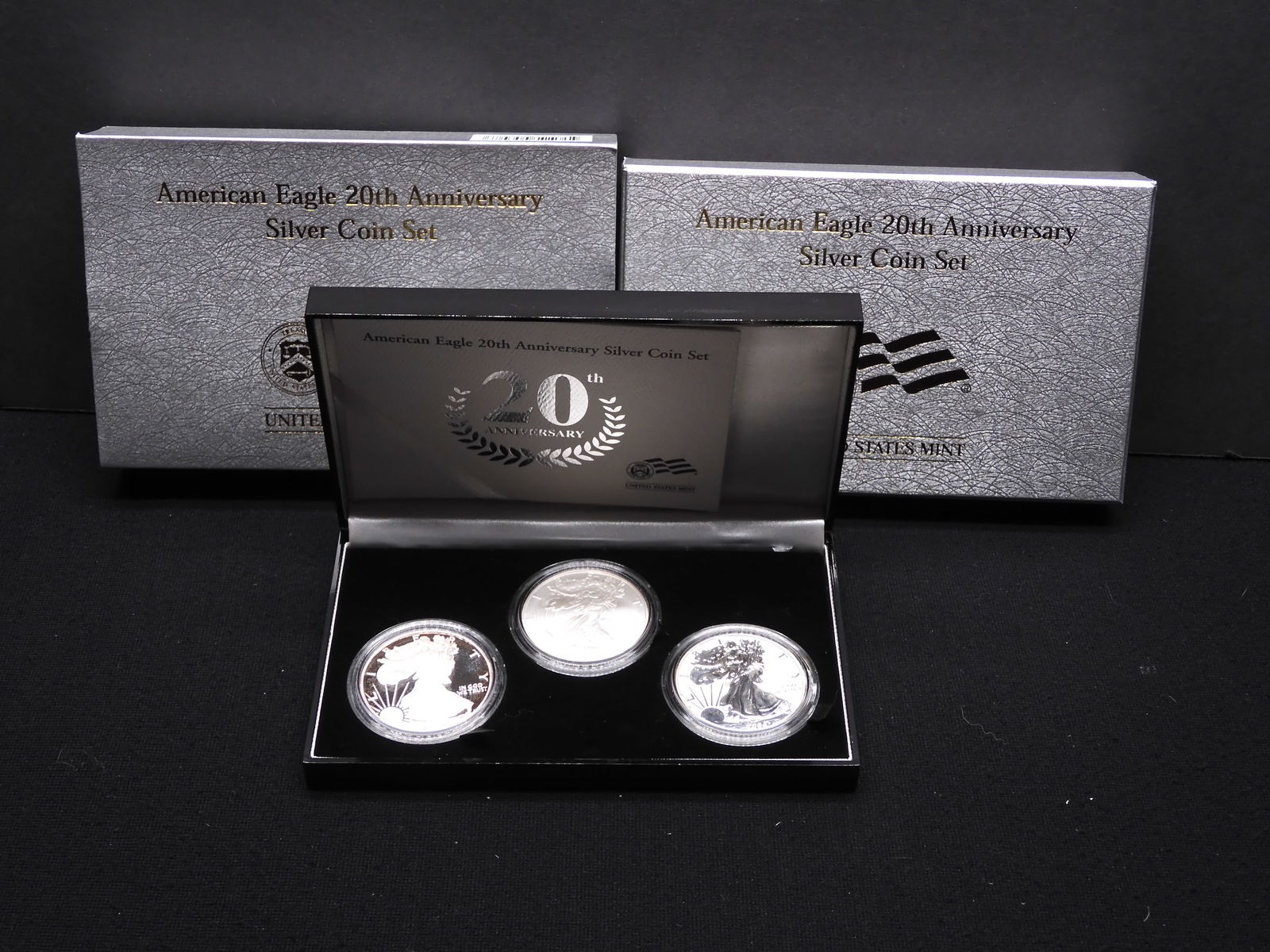 2006 P & W American Silver Eagle Coin Set in OGP w/ COA (3 Coins): 2006 P & W American Silver Eagle Coin Set in OGP w/ COA (3 Coins)