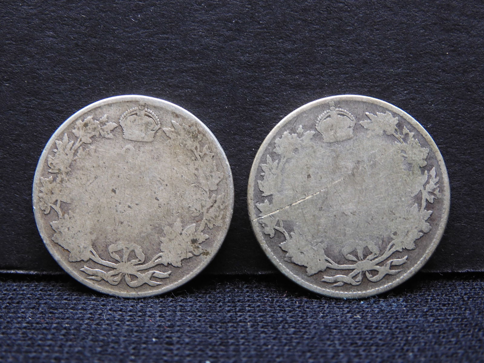 (2) No Date Canada Quarters (1 of 2)