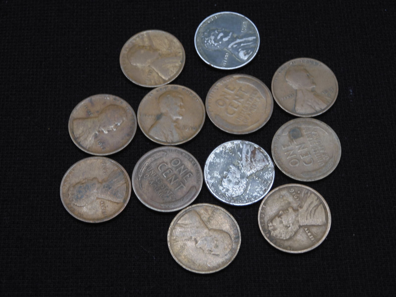 Collection of Lincoln Wheat Cents - 12 Coins - Various Dates (1 of 4)