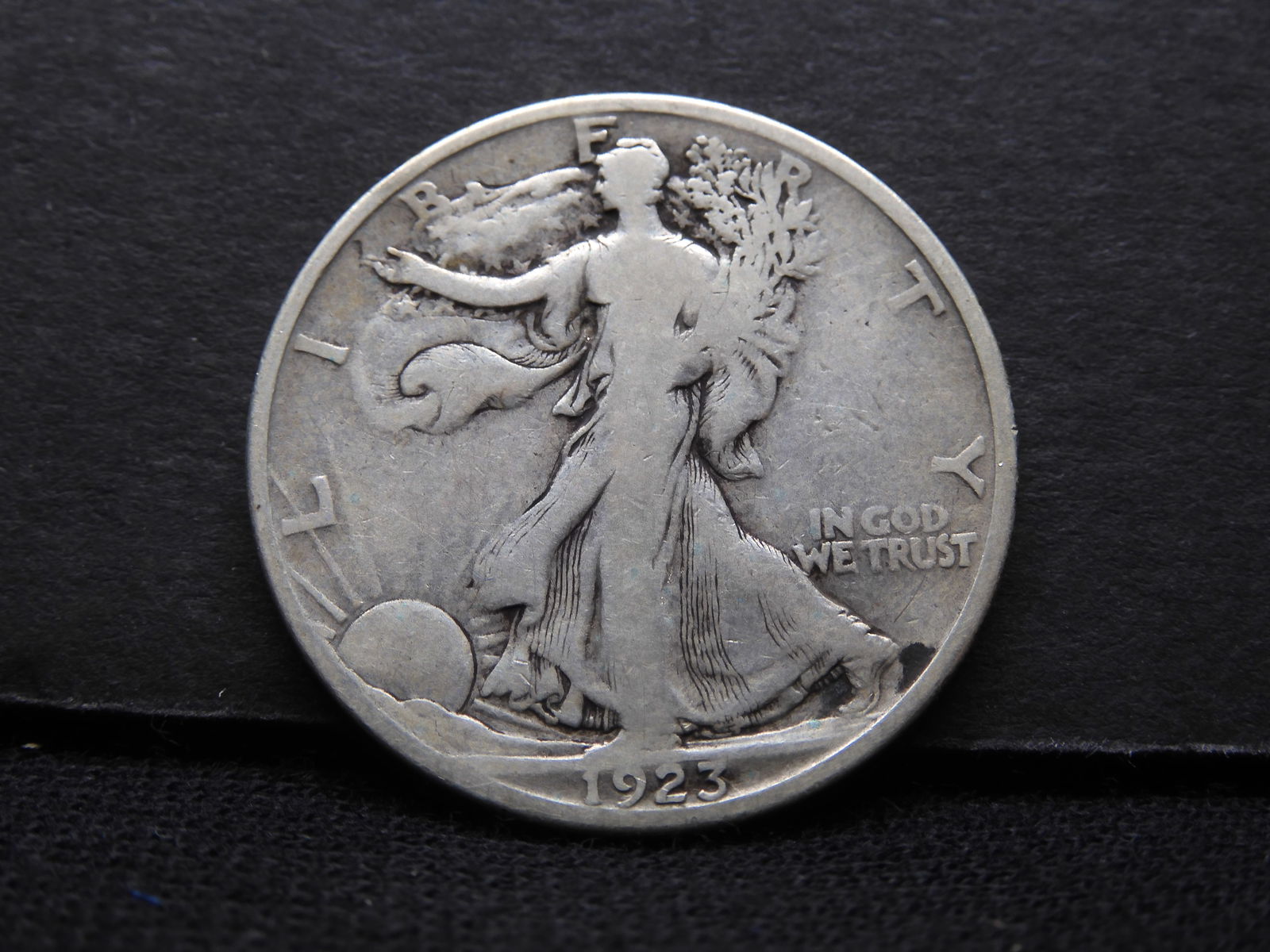 1923-S Walking Liberty Half Dollar - Scarce Date! (1 of 2)