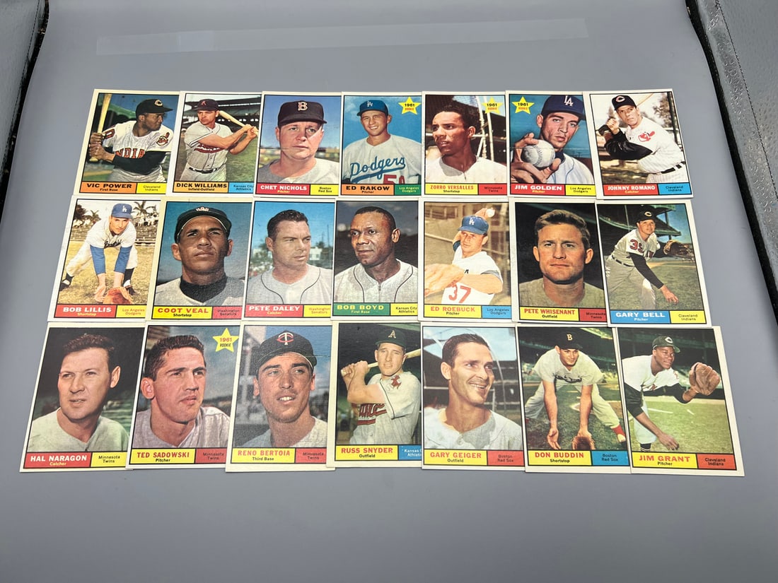 Lot of 21 - 1961 Topps Baseball Cards with Dick Williams HOF - Varying Conditions (1 of 6)