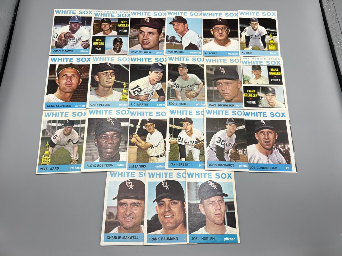 Lot of 21 - 1964 Topps Chicago White Sox Baseball Cards with Lopez and Wilhelm - Varying Conditions (1 of 2)