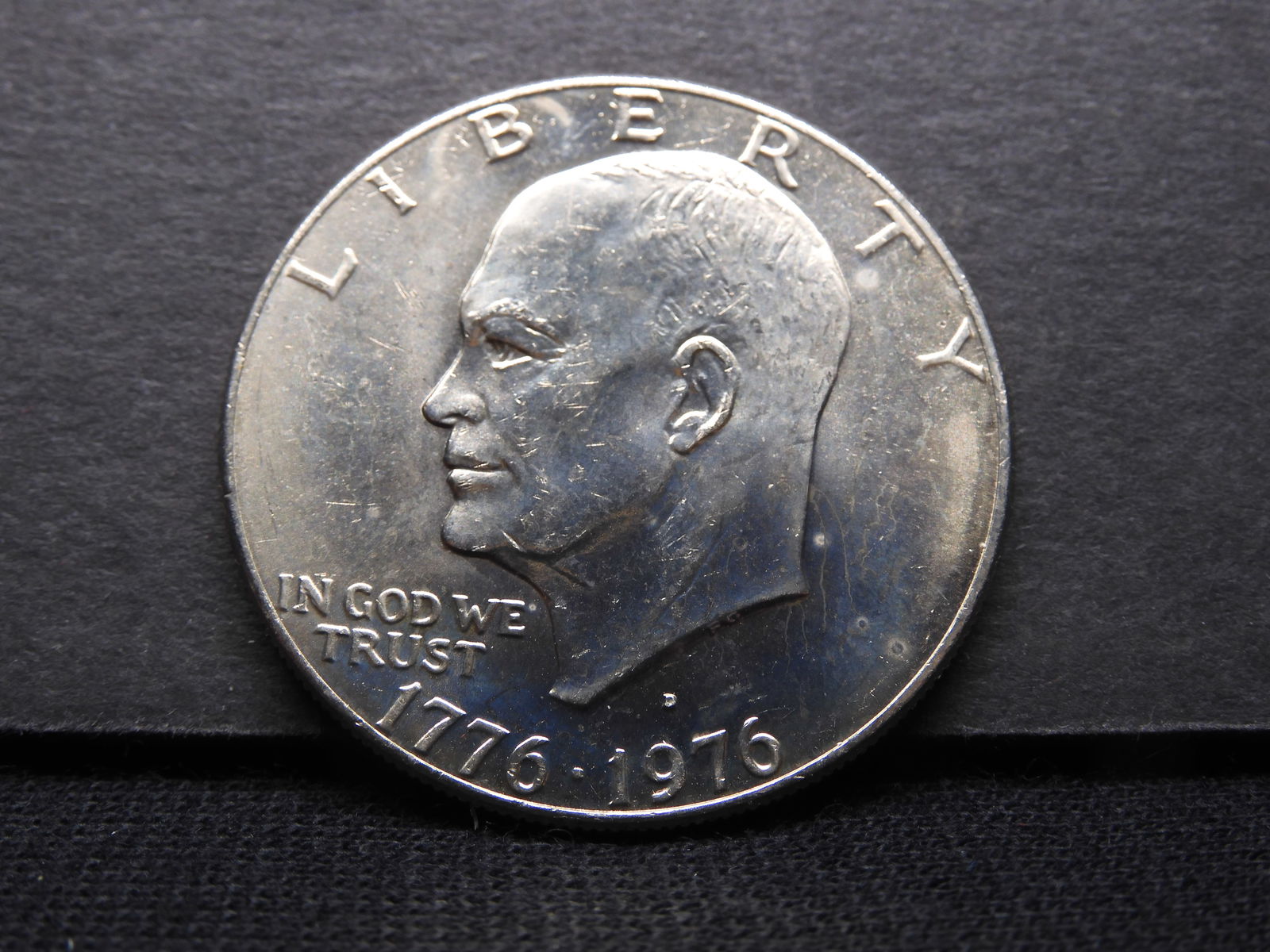 1976-D Eisenhower Bicentennial Dollar (1 of 2)
