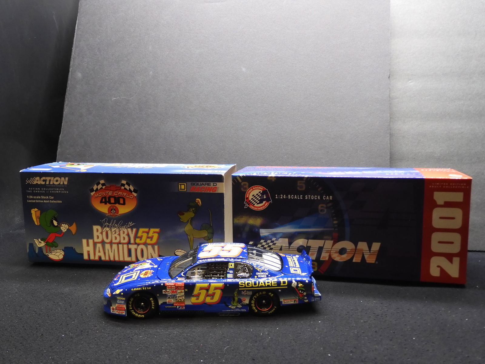 Bobby Hamilton #55 Looney Tunes 1:24 Scale Car (1 of 6)