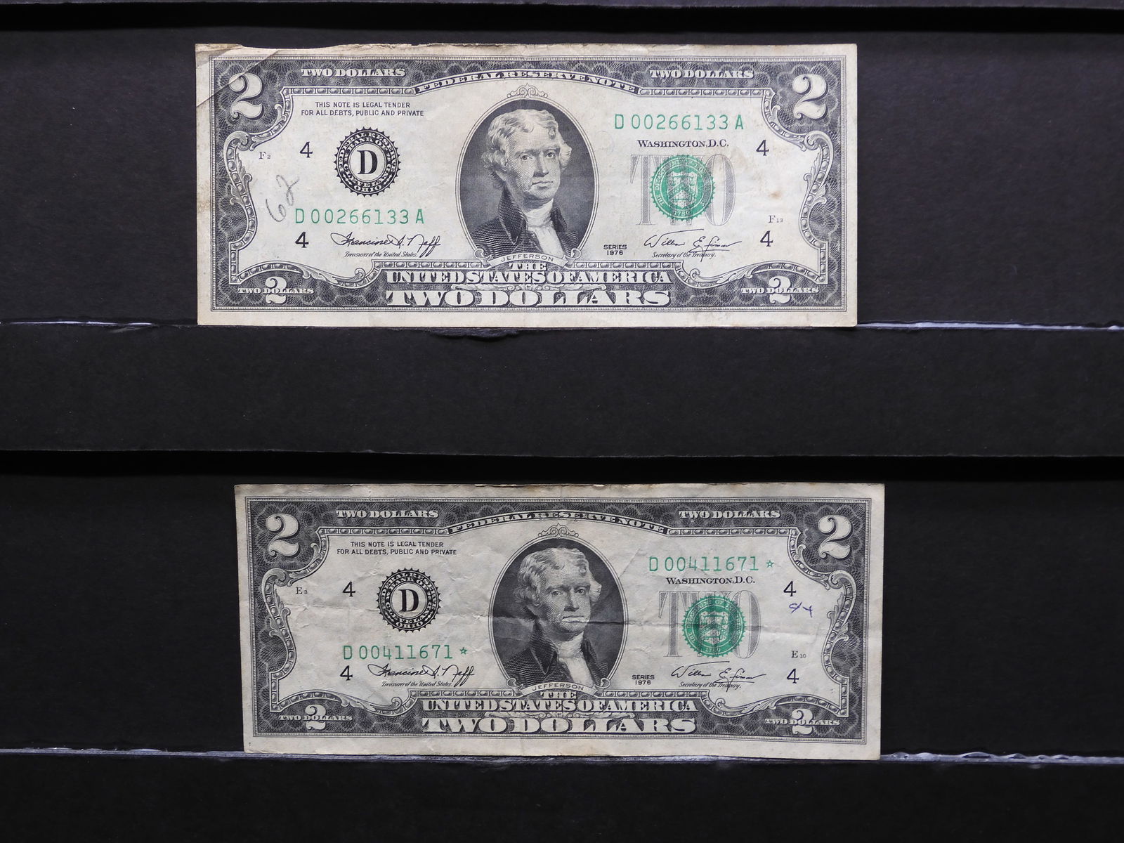 (2) 1976 Two Dollar Federal Reserve Notes (1 of 3)