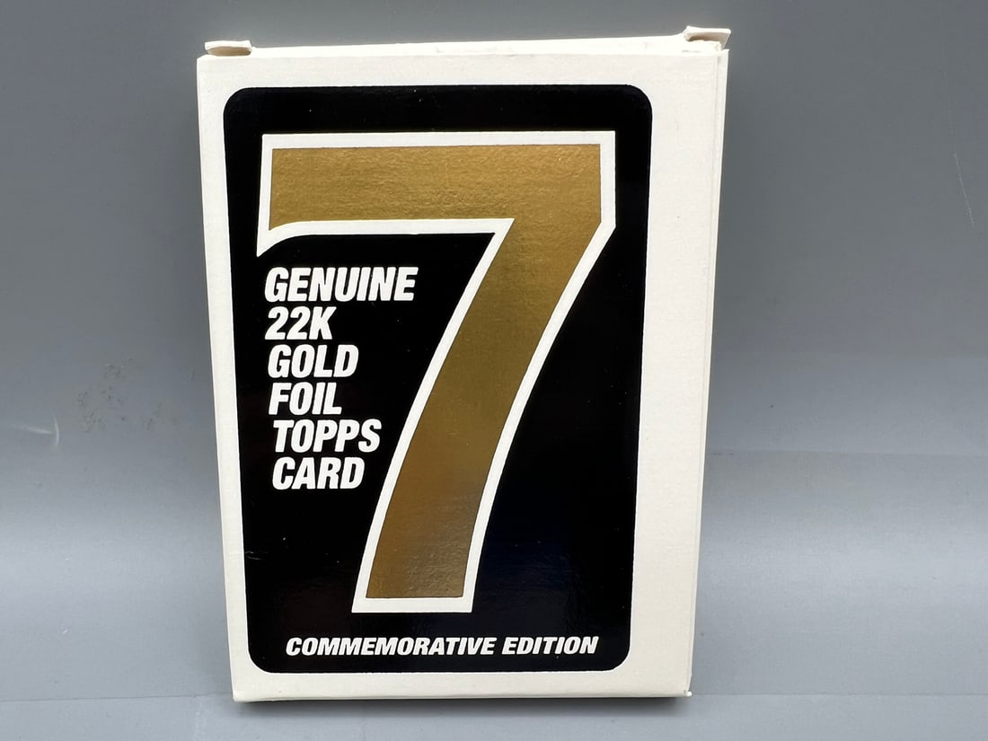 22 Karat Gold Foil 1952 Topps Mickey Mantle Rookie Reprint Gold Edition Card (1 of 3)