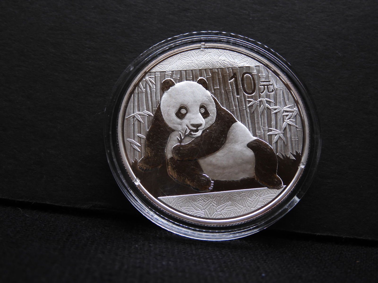 2015 Chinese Panda 10 Yuan 1 oz .999 Fine Silver Coins New In Capsule (1 of 2)