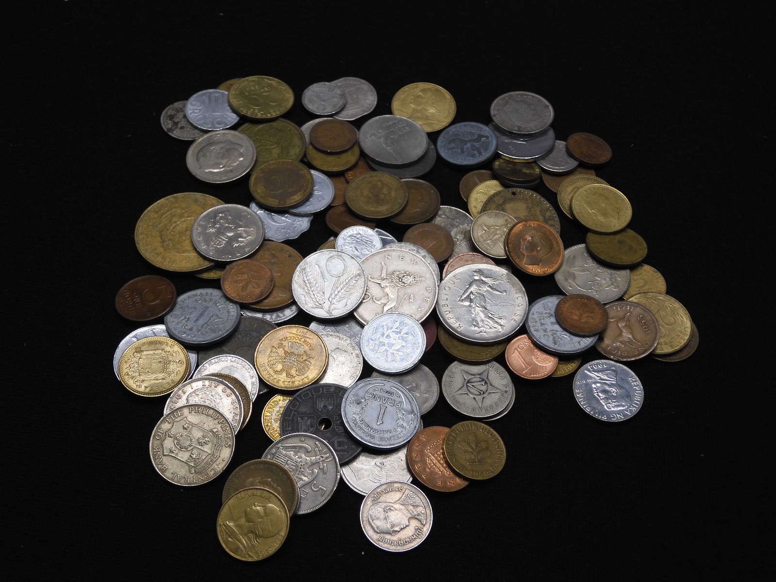 0.8 Lbs. - World Coins - Various Countries & Denominations (1 of 5)