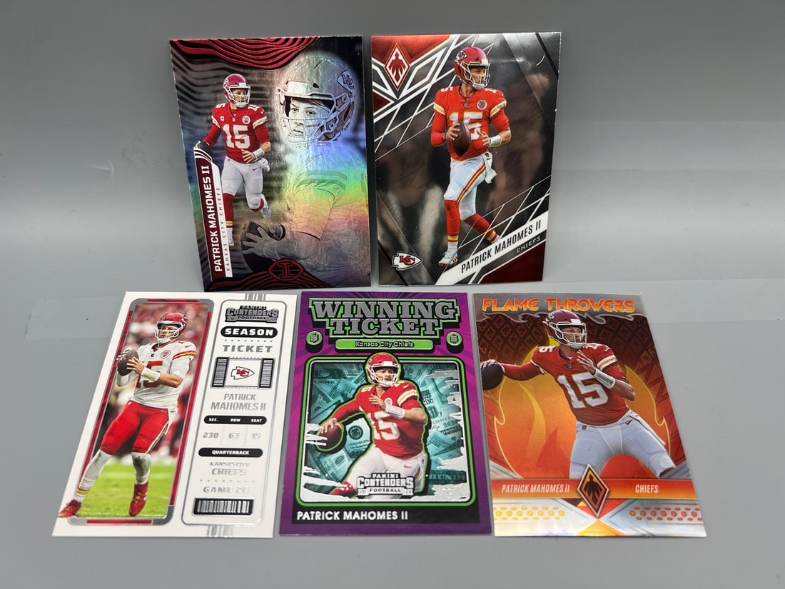 Lot of (5) Assorted Patrick Mahomes Football Cards (1 of 2)