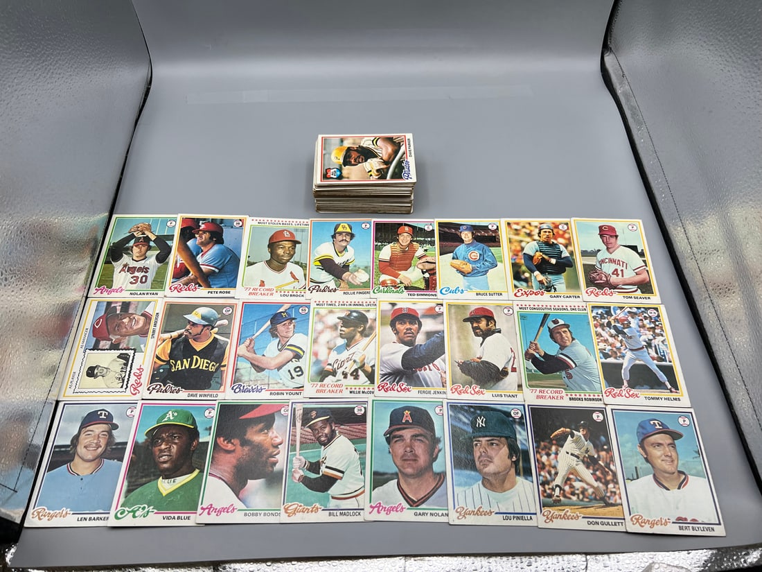 Lot of 1978 Topps Baseball Cards W/ Some Stars - Varying Conditions - Nolan Ryan, Pete Rose, Robin (1 of 4)