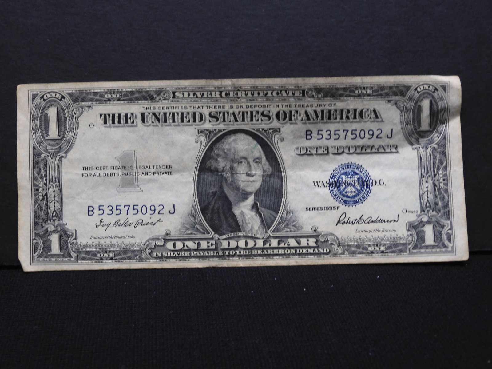 1935-F $1 Bright Crisp United States Blue Seal Silver Certificate. Bust Of George Washington.: 1935-F $1 Bright Crisp United States Blue Seal Silver Certificate. Bust Of George Washington.