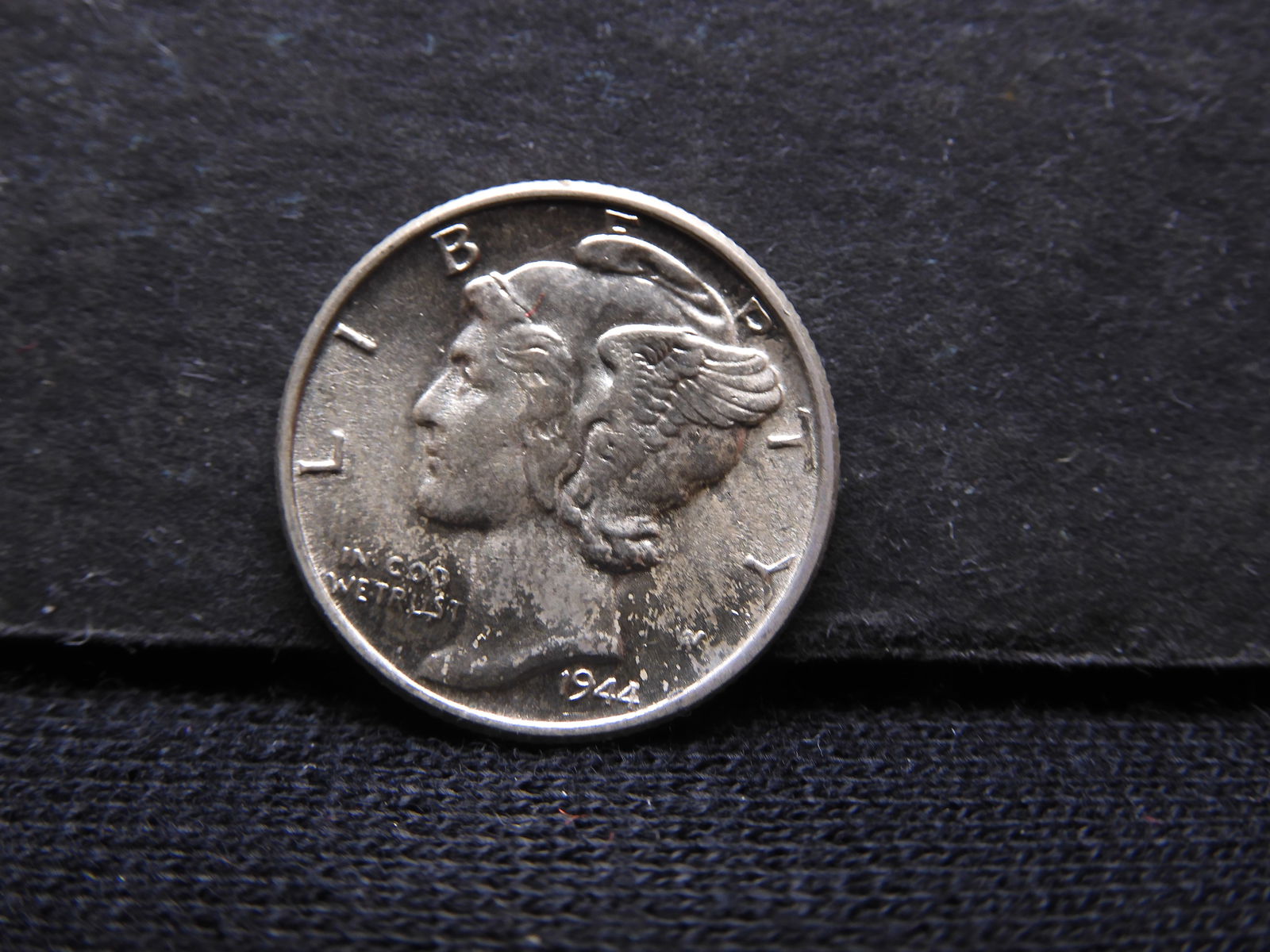 1944 United States Brilliant Uncirculated Mercury Dime. (1 of 2)