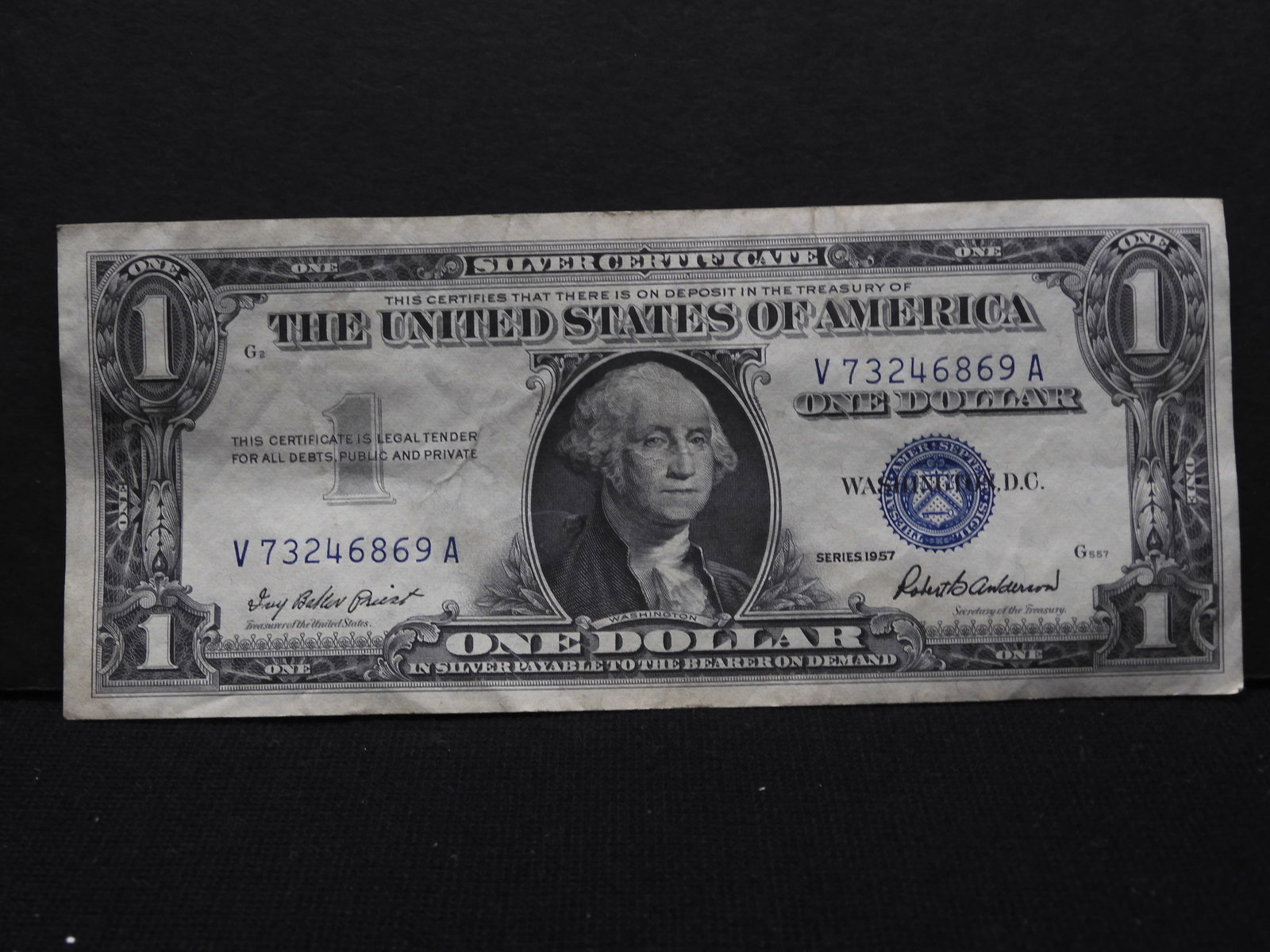 1957 $1 Bright Crisp United States Blue Seal Silver Certificate. Bust Of George Washington.: 1957 $1 Bright Crisp United States Blue Seal Silver Certificate. Bust Of George Washington.