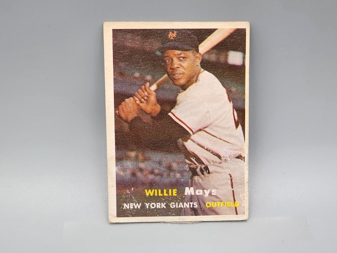 1957 Topps Willie Mays #10 HOF (1 of 2)