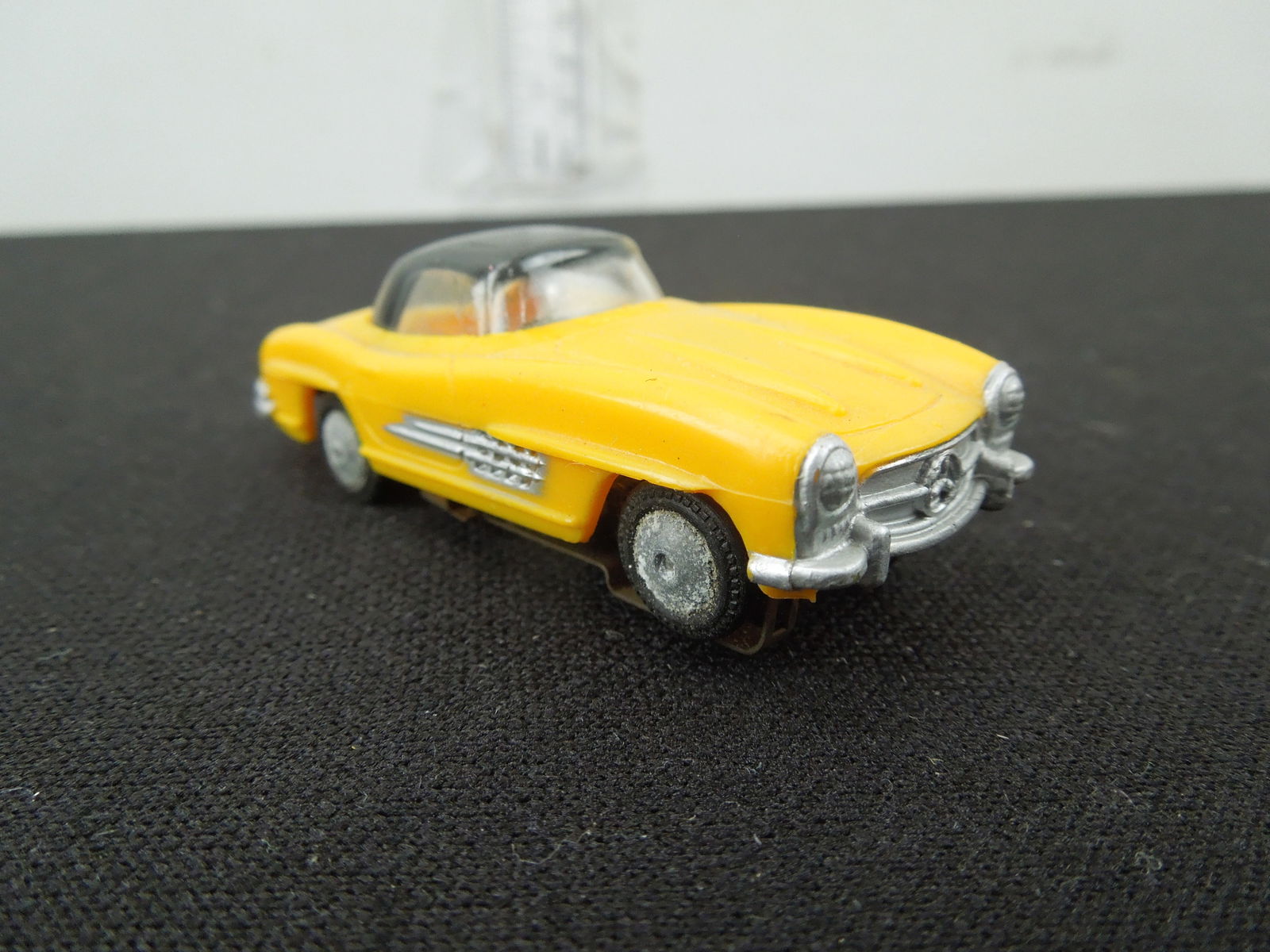 Lionel ho sales slot cars