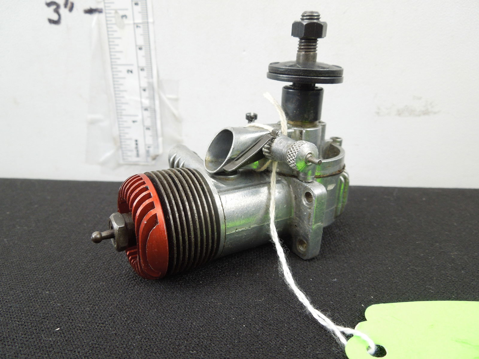 1950 O & R .33 Model Airplane Engine (1 of 6)