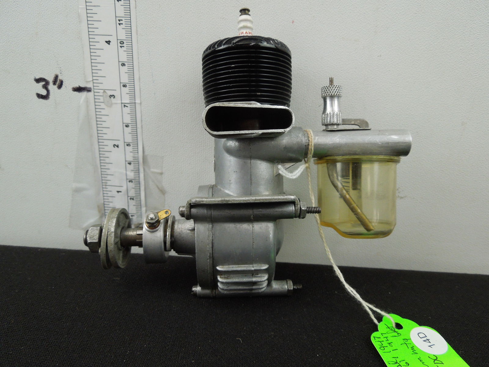 1947 O & R .60 Model Airplane Engine (1 of 5)