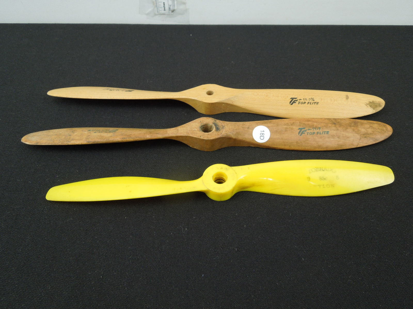 (2) Wood Top Flite Model Airplane Propellers & Tornado Nylon Propeller (1 of 9)