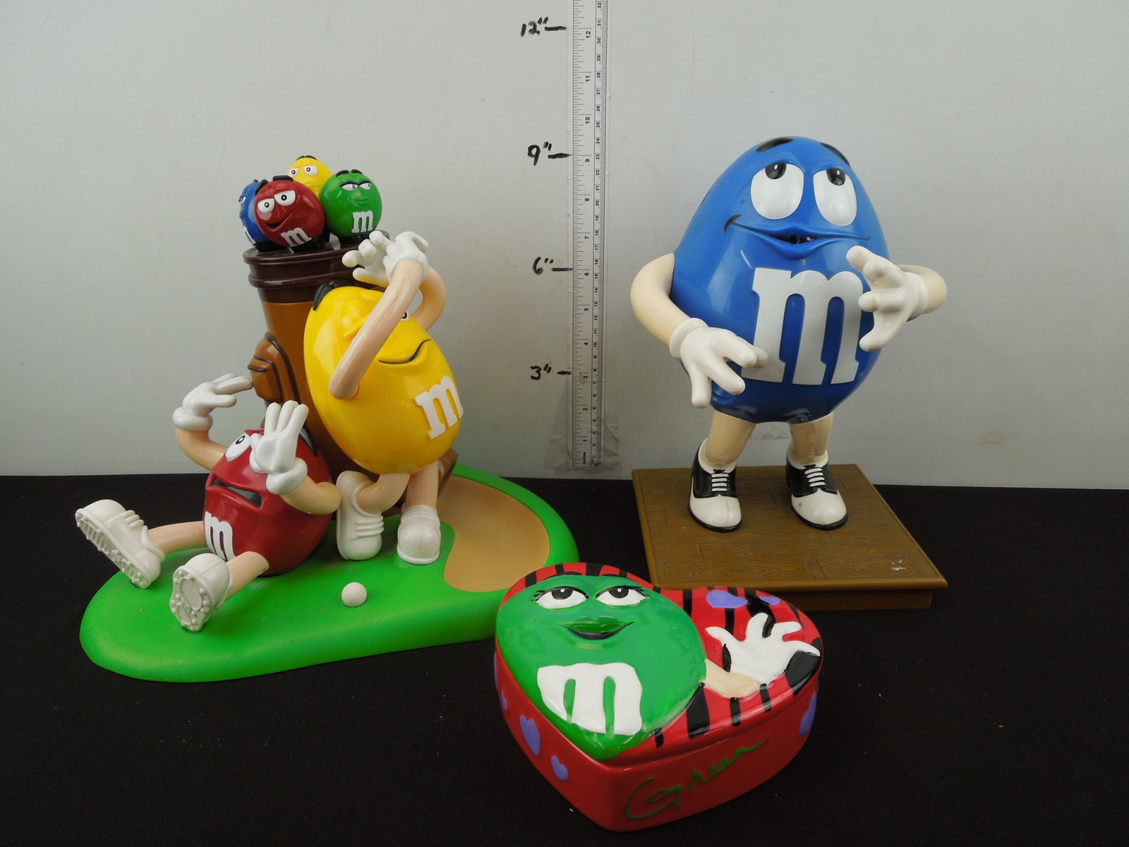 M & M 's Candy Dispensers and Candy Bowl: M & M 's Candy Dispensers and Candy Bowl