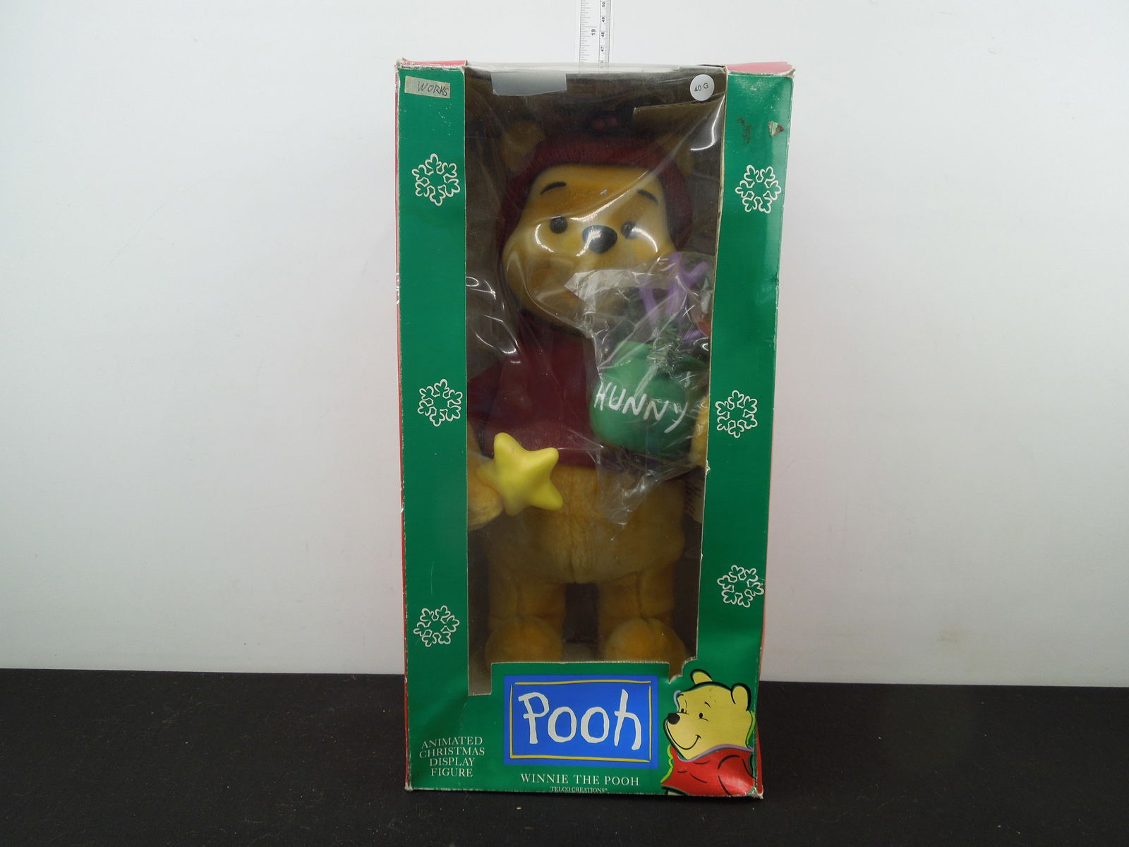 Winnie the Pooh Animated Christmas Display Figure ( Not Tested) (1 of 2)