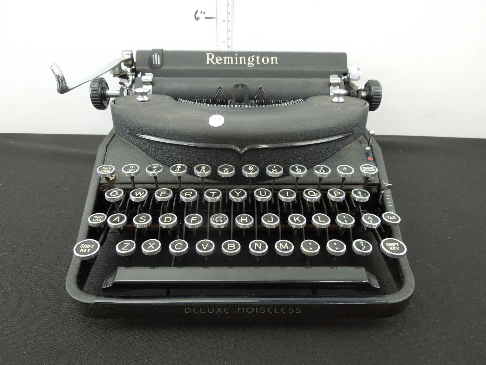 Vintage Remington Deluxe Manual Portable Typewriter (1 of 6)