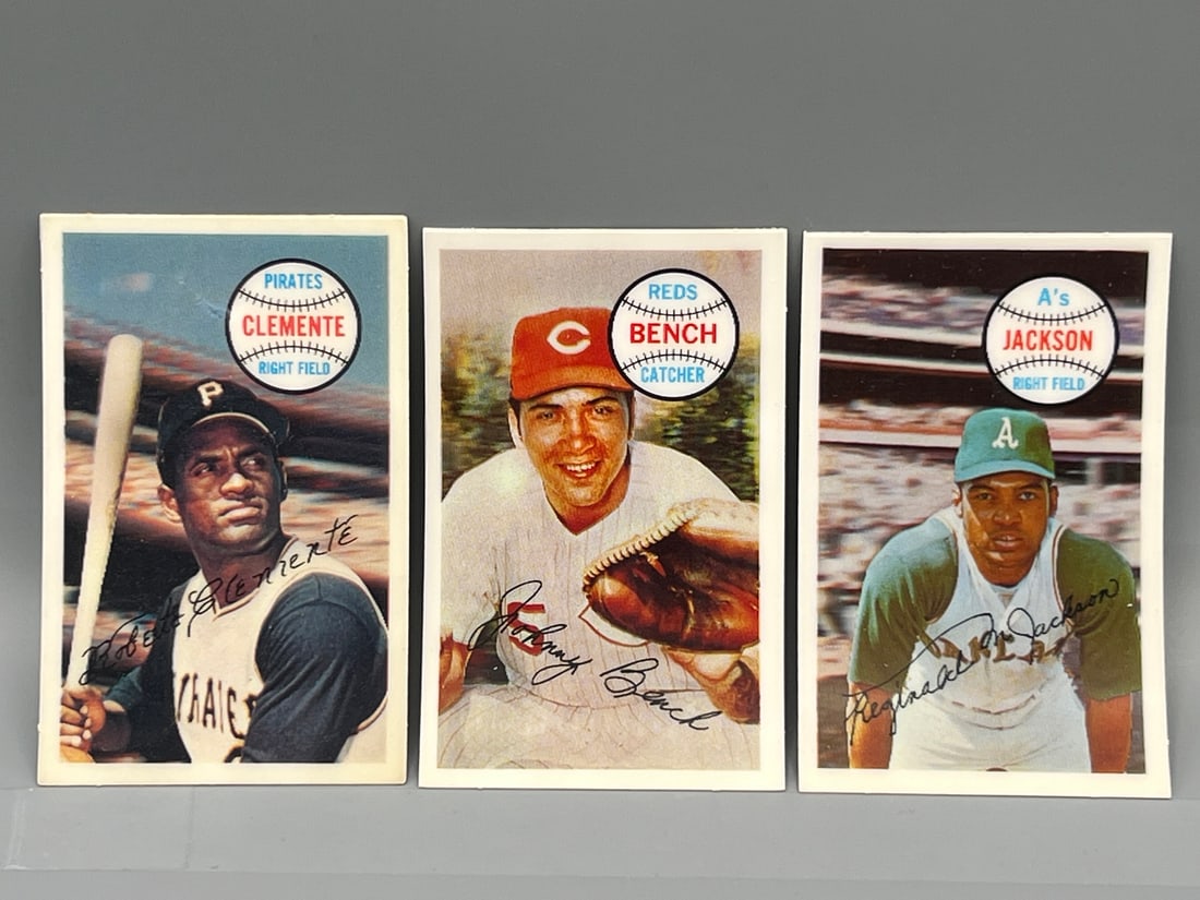 Lot of (3) 1970 Kellogg's 3-D Baseball - Roberto Clemente, Johnny Bench, Reggie Jackson - Varying: Lot of (3) 1970 Kellogg's 3-D Baseball - Roberto Clemente, Johnny Bench, Reggie Jackson - Varying Conditions