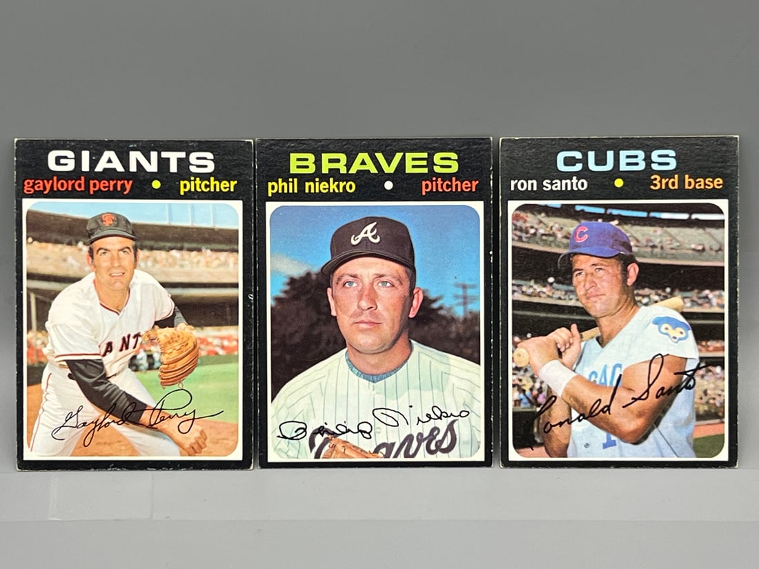 Lot of (3) 1971 Topps Baseball Star Player Cards - Varying Conditions (1 of 2)