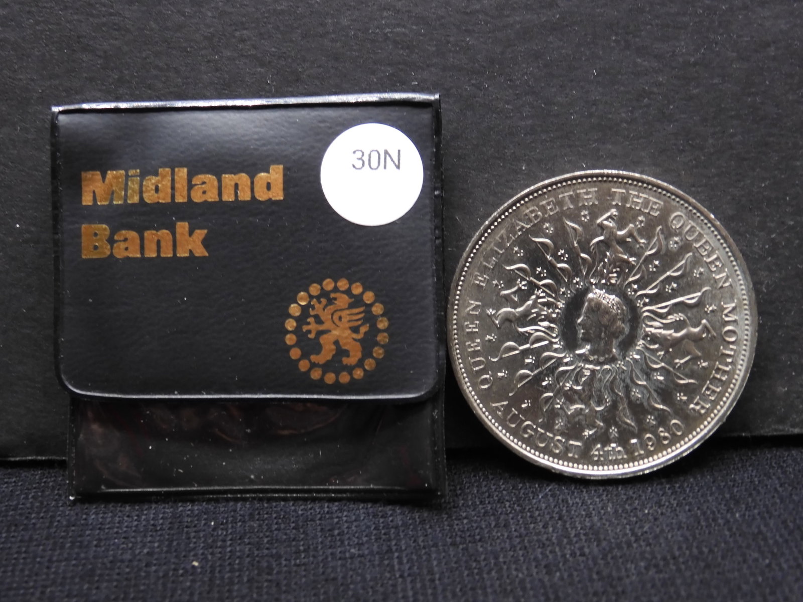 1980 Uncirculated Great Britain Crown Commemorating 80th Birthday Of Queen Mother. REV: Portrait El: 1980 Uncirculated Great Britain Crown Commemorating 80th Birthday Of Queen Mother. REV: Portrait Elizabeth II.