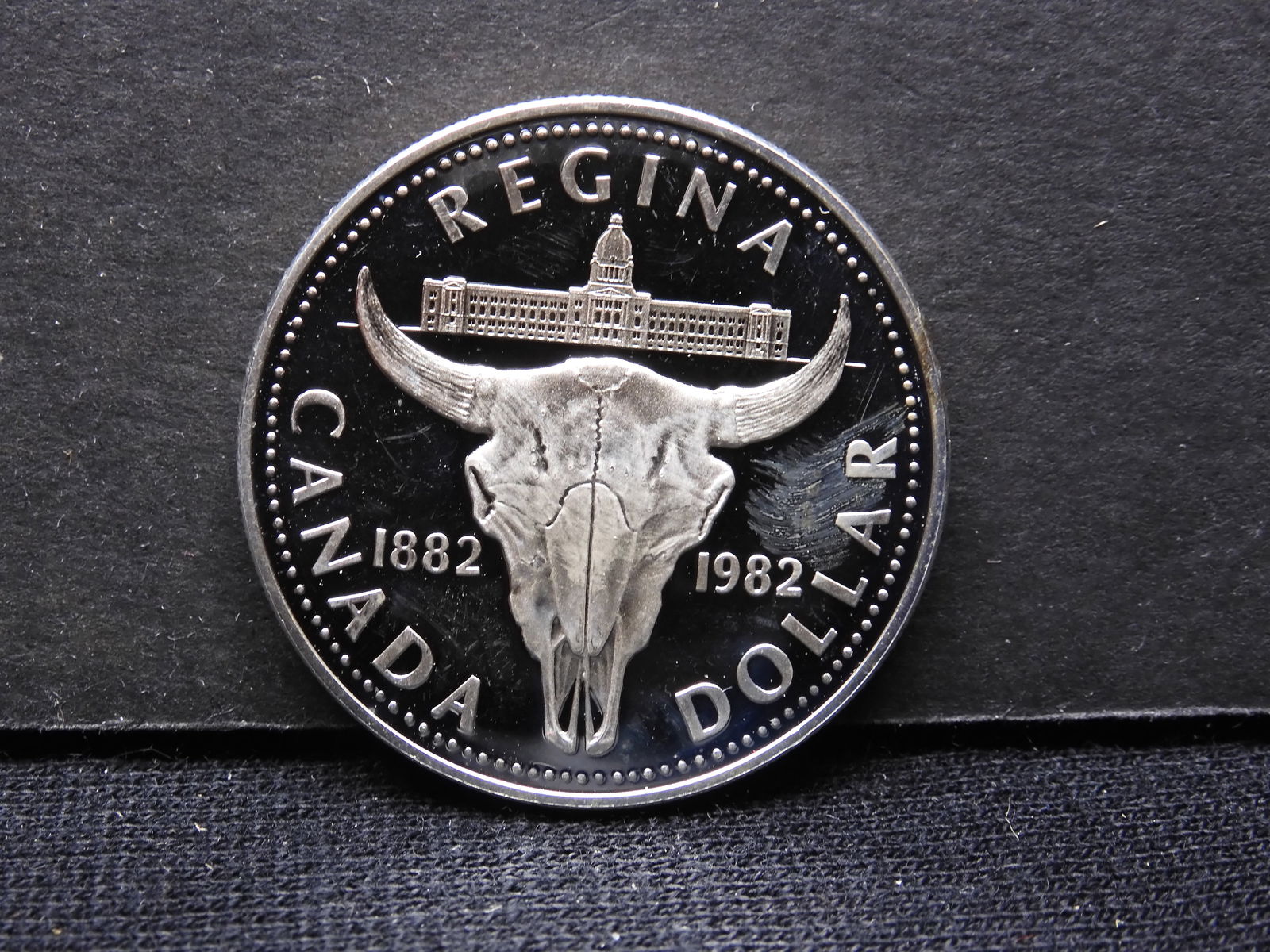 1982 Canada Regina Centennial Dollar .500 Silver (1 of 2)
