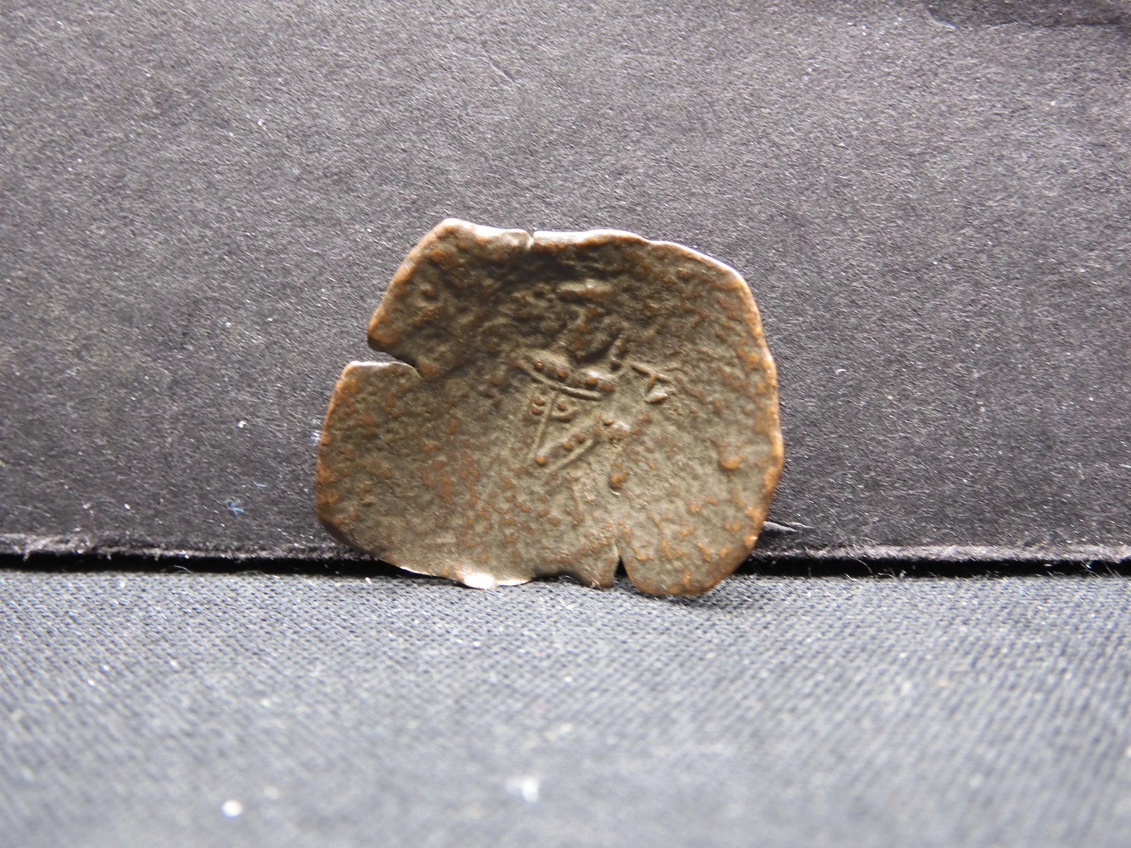 12th-14th Century Byzantine coin-Depicting Jesus & Mary-medieval cup coin, over 600 years old!: 12th-14th Century Byzantine coin-Depicting Jesus & Mary-medieval cup coin, over 600 years old!