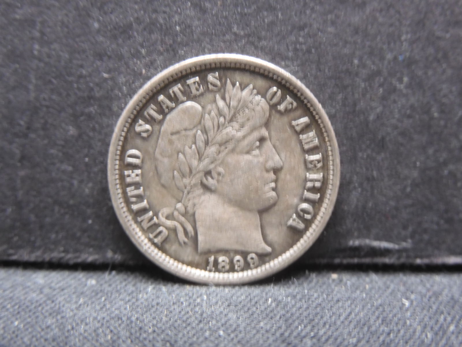1899 Barber Quarter AU (1 of 2)