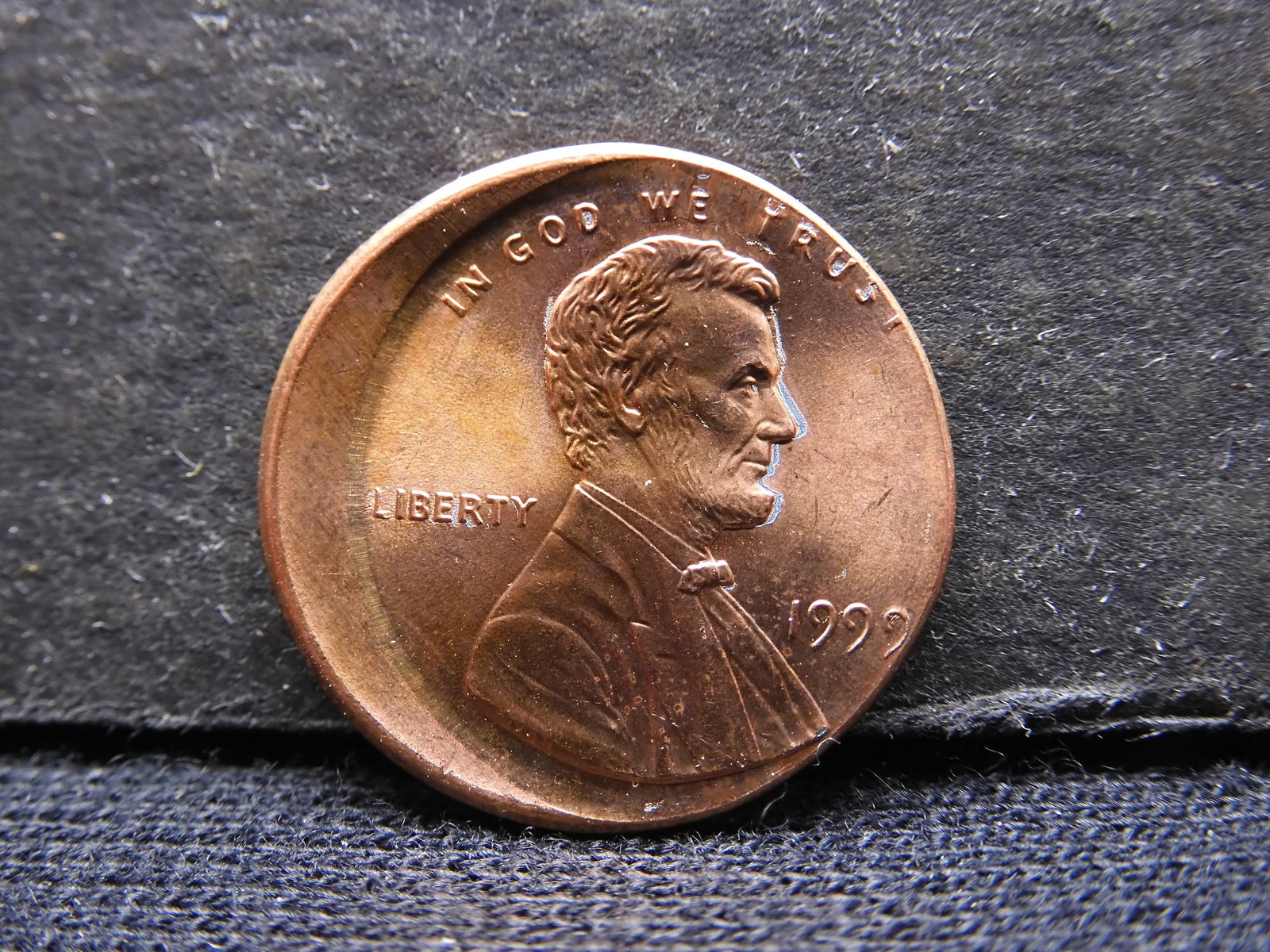 ERROR ALERT!  1999 Lincoln Memorial Cent 10% off center. GEM Red BU.  Quite awesome! (1 of 3)