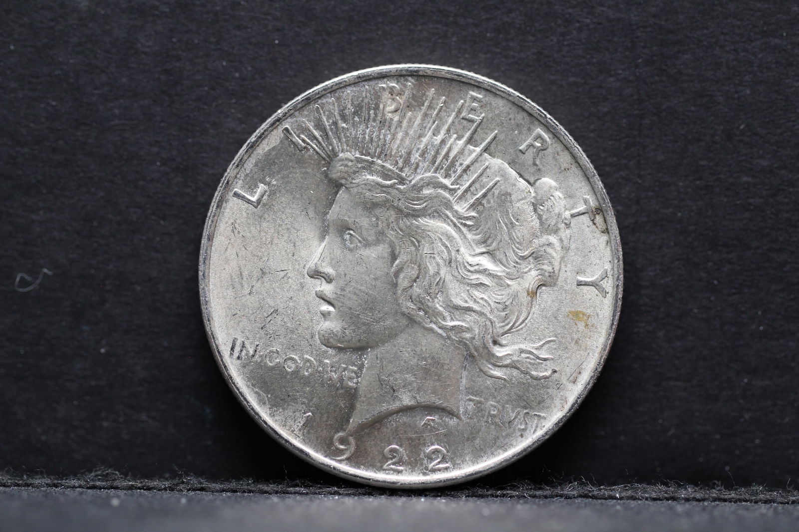 1922 Peace Silver Dollar BU (1 of 2)