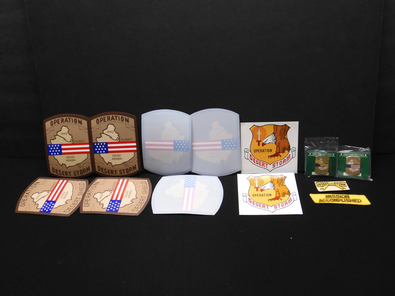 Baggy of Desert Shield/Storm Pins, Patches, Decals: Baggy of Desert Shield/Storm Pins, Patches, Decals
