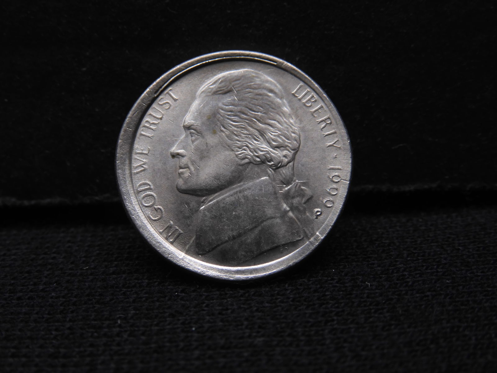 ERROR ALERT!  1999 P Jefferson Nickel.  Offset Rim.  Choice BU and quite nice! (1 of 3)