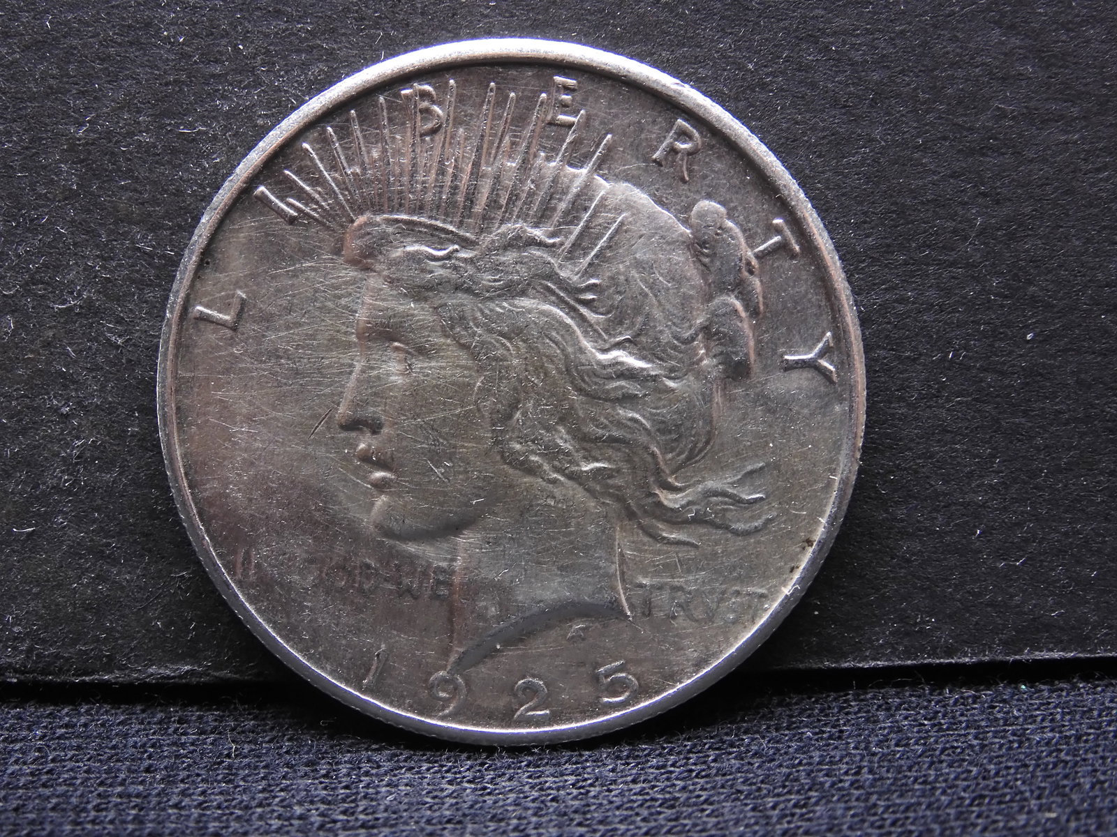 1925-S Peace Dollar. 90% Silver (1 of 2)