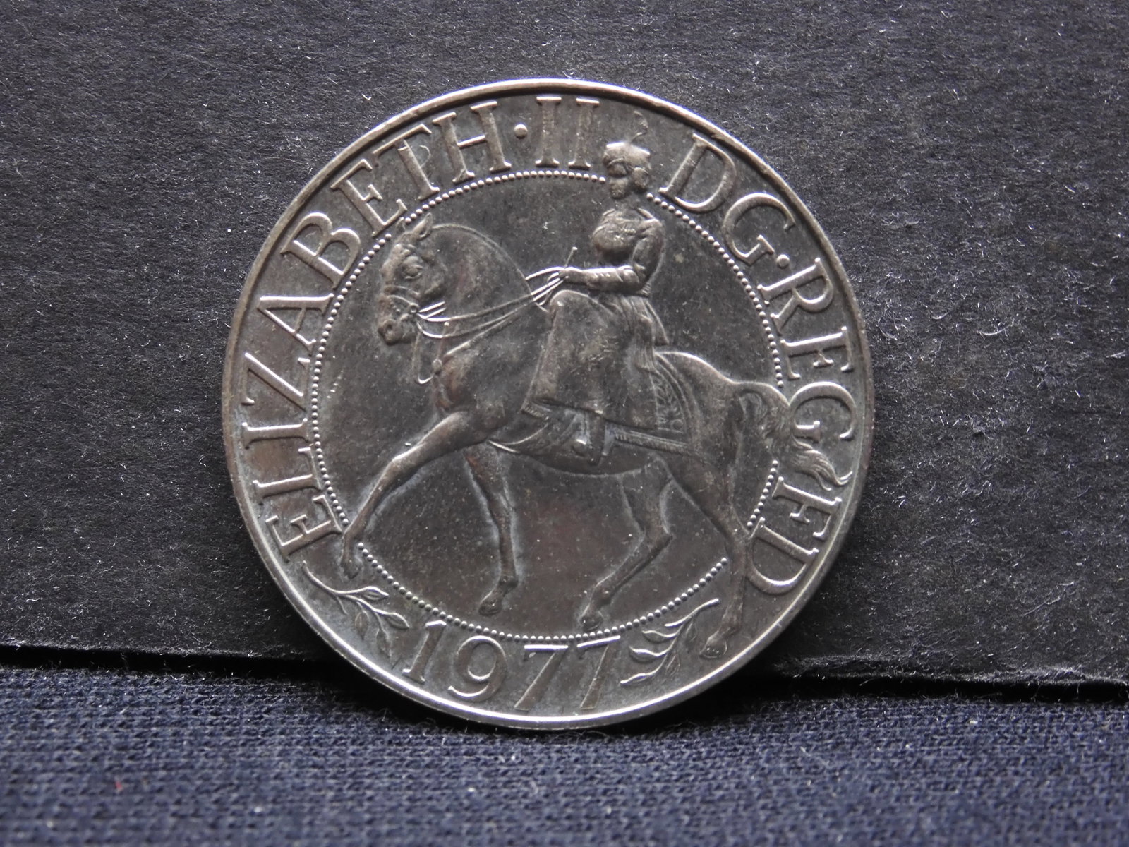1977 Great Britain Crown Commemorating Silver Jubilee Of Reign Of Queen Elizabeth II.: 1977 Great Britain Crown Commemorating Silver Jubilee Of Reign Of Queen Elizabeth II.