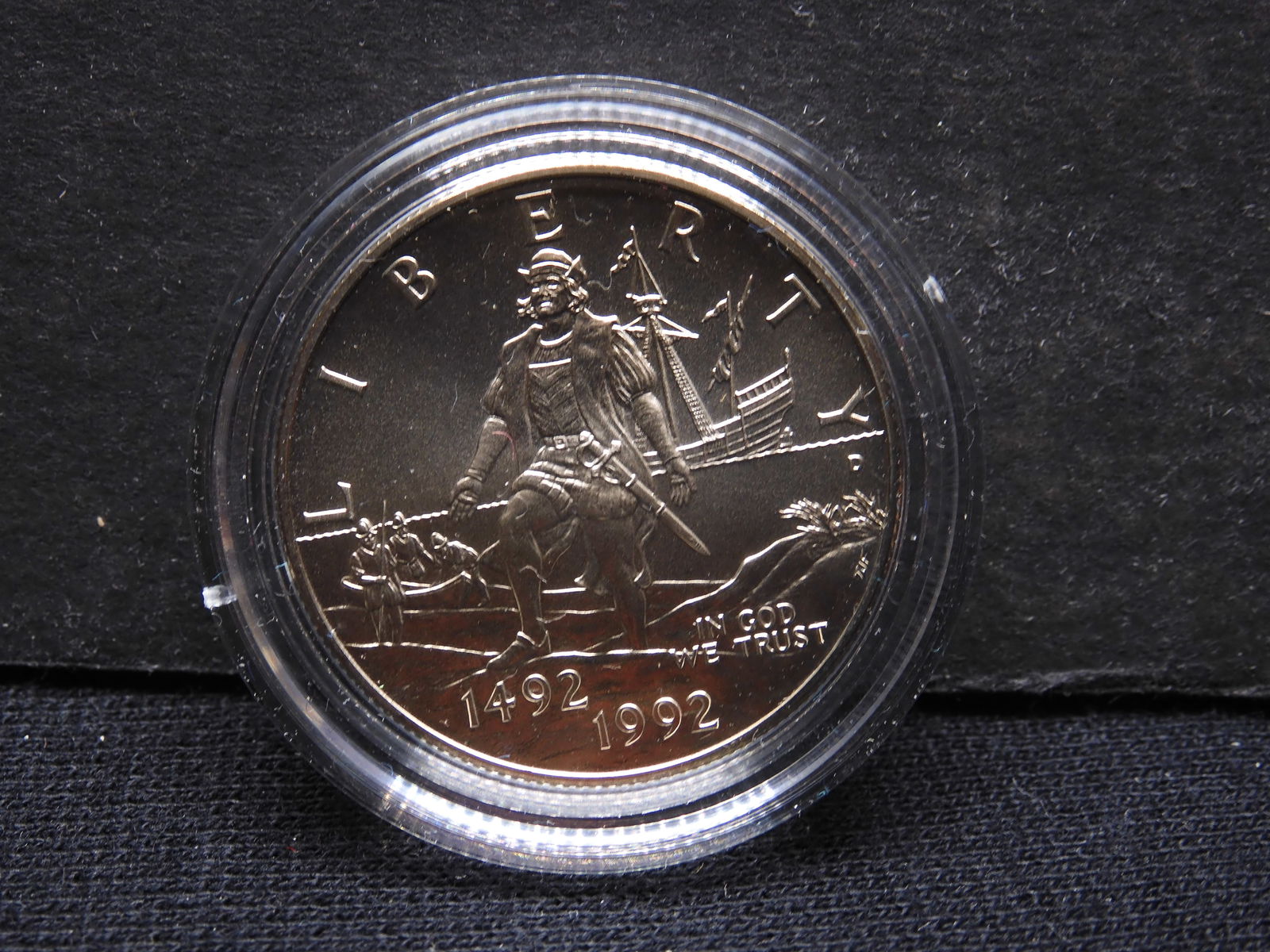 1992-D Uncirculated Columbus Quincentenary Commemorative Half Dollar. (1 of 2)
