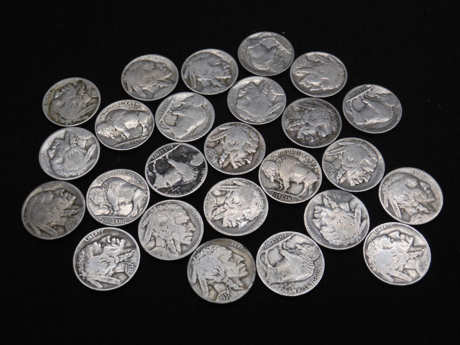 Bag of 25 Assorted Buffalo Nickels (1 of 4)